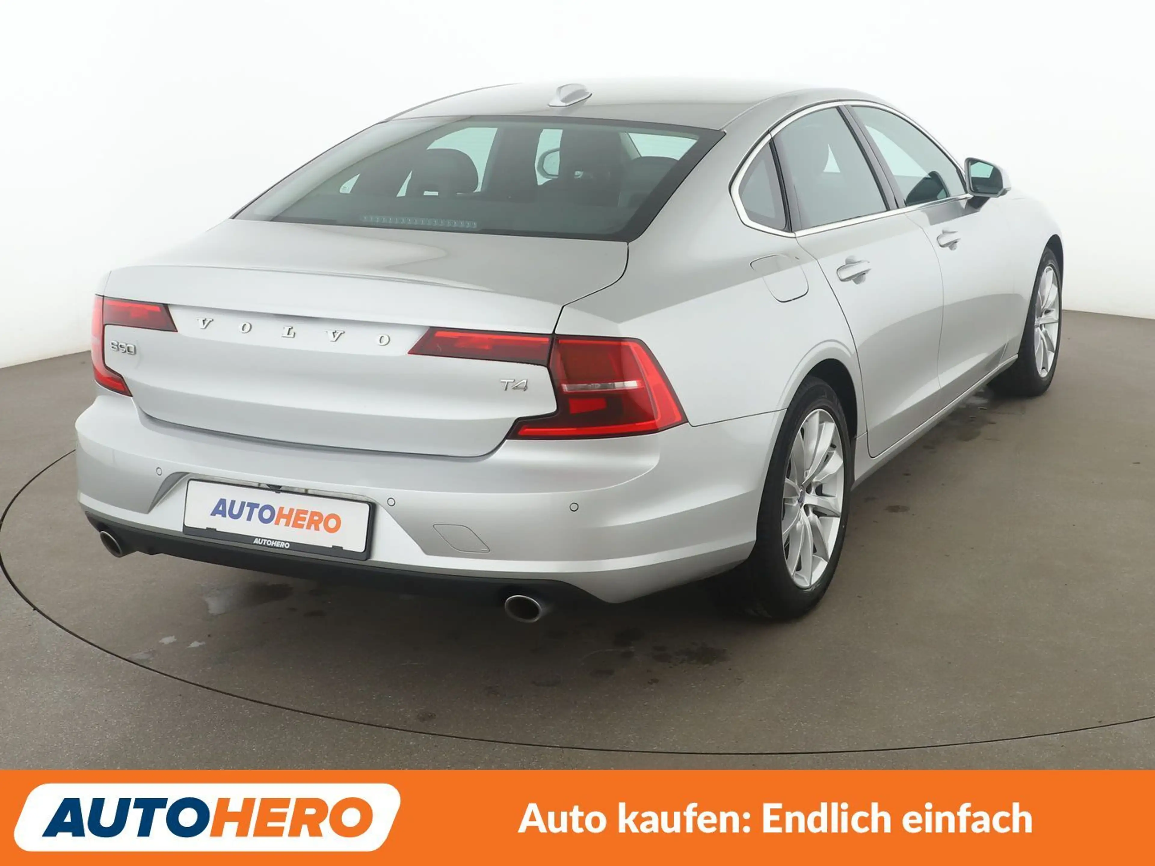 Volvo S90 2.0 T4 Momentum *NAVI*TEMPO*PDC*SHZ* — photo 6