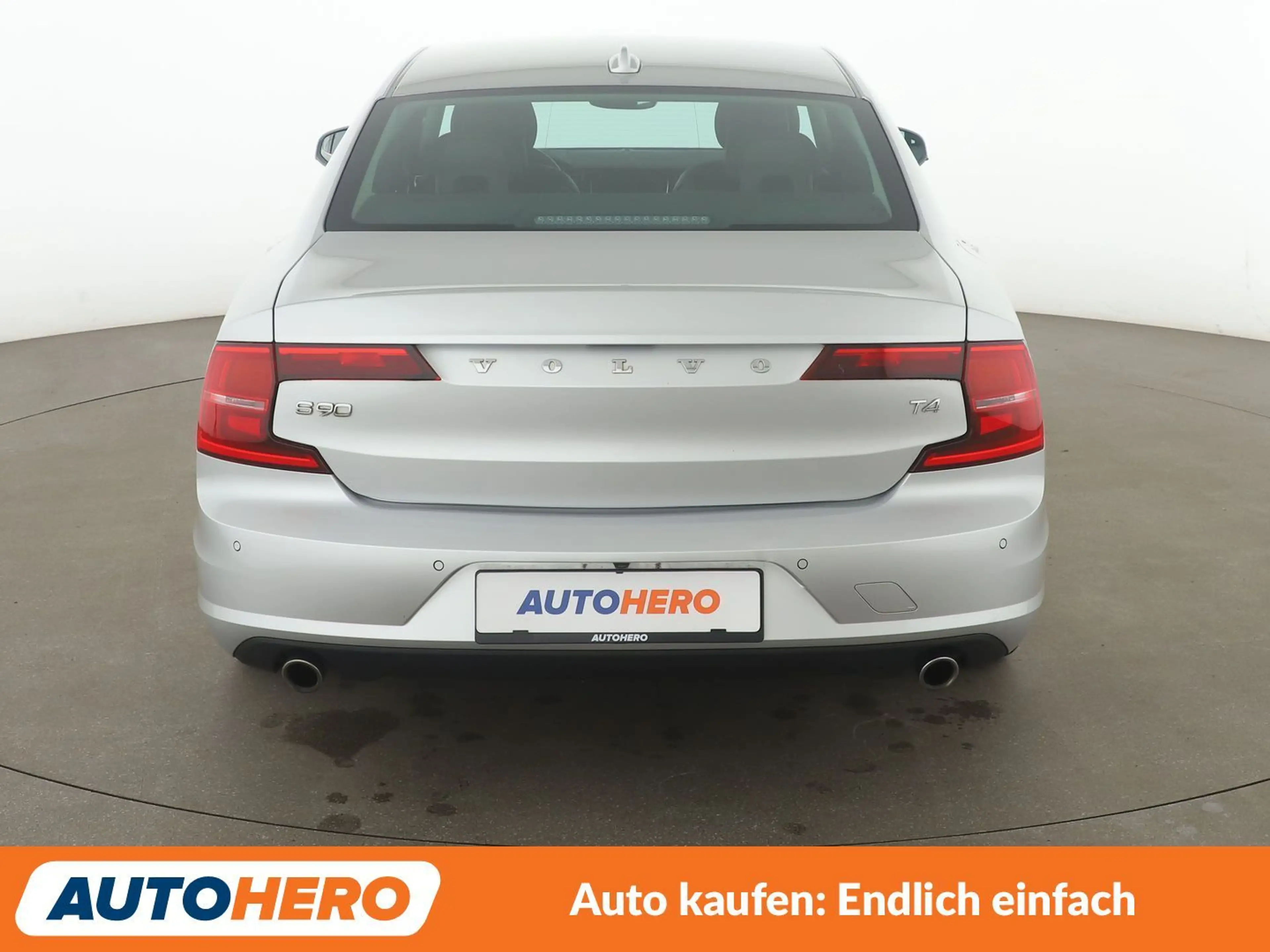 Volvo S90 2.0 T4 Momentum *NAVI*TEMPO*PDC*SHZ* — photo 5