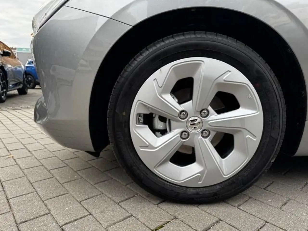 Suzuki Swift SWIFT 1.2 DUALJET HYBRID COMFORT 5-GANG 9