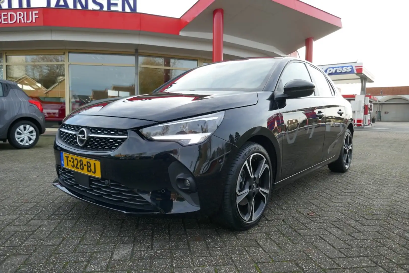 Opel Corsa 1.2 GS LINE 100 PK PANO-DAK/APPLE CARPLAY ANDROI Zwart - 2