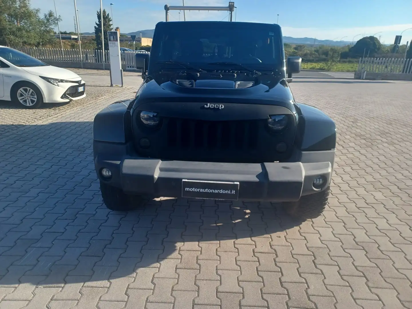 Jeep Wrangler Wrangler Unlimited Unlimited 2.8 crd Sahara auto Schwarz - 2