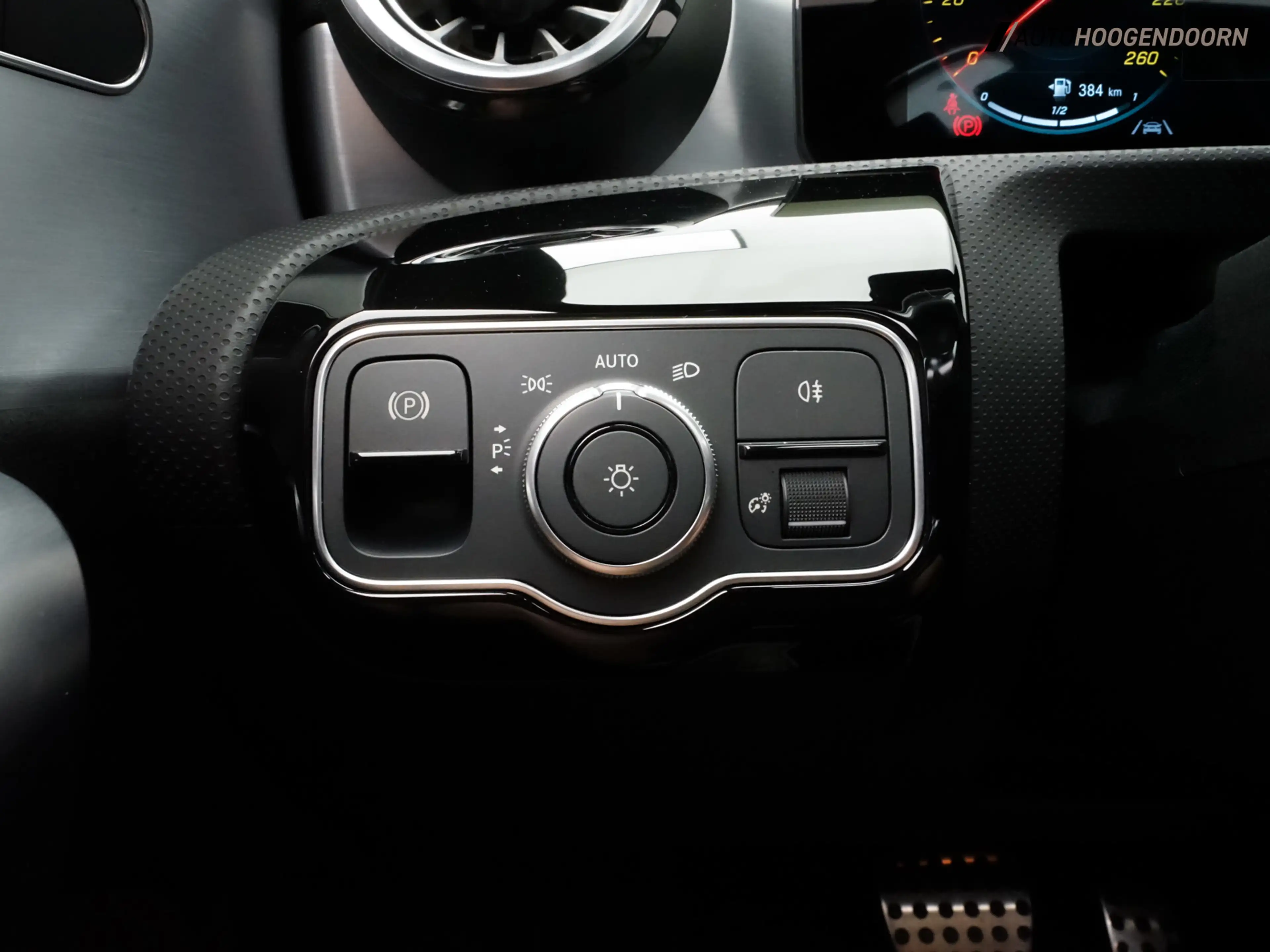 Mercedes-Benz CLA 180 Shooting Brake Business Solution AMG (APPLE CARPLA — photo 17