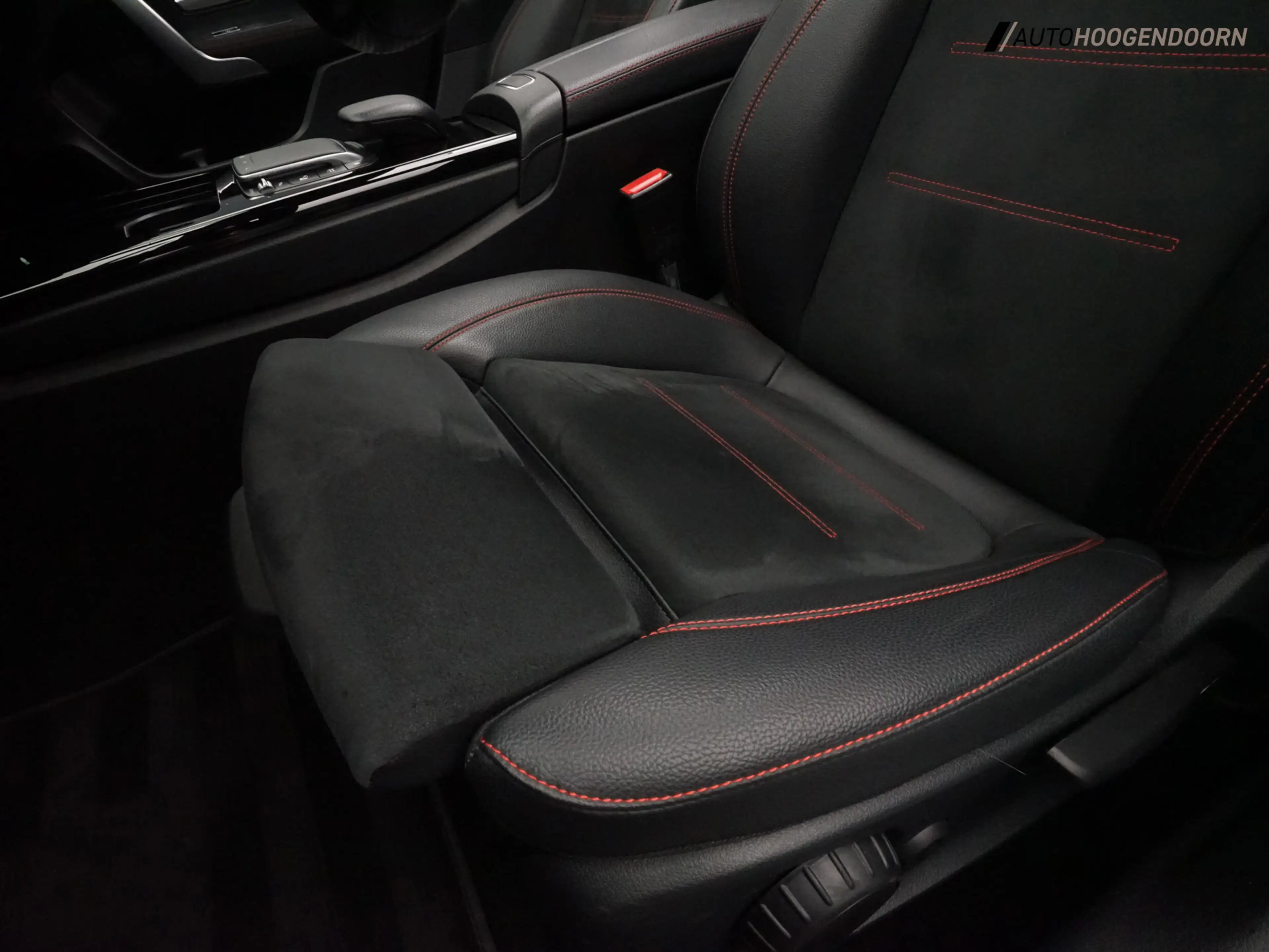 Mercedes-Benz CLA 180 Shooting Brake Business Solution AMG (APPLE CARPLA — photo 24