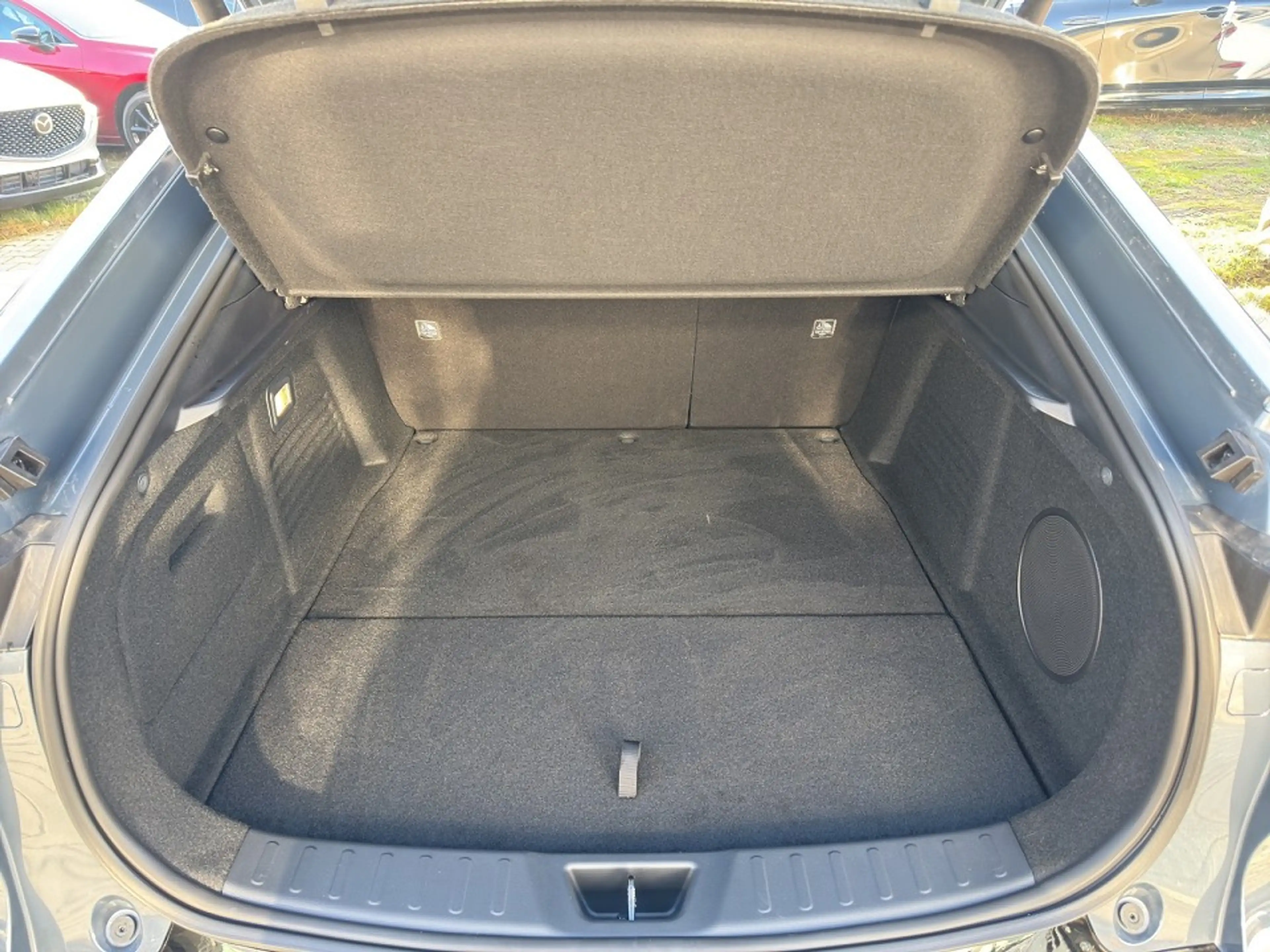 Mazda 6e 5HB EV 258ps 1AT RWD Takumi — photo 13