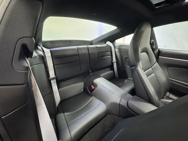 Porsche 911 view 12