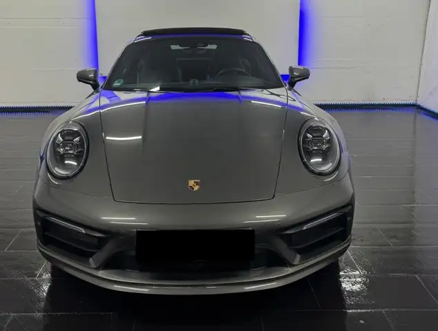 Porsche 911 main image