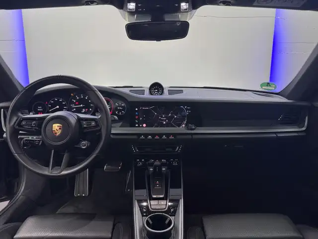 Porsche 911 view 13