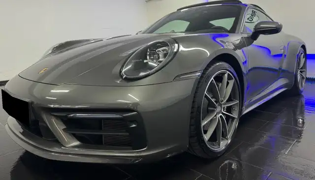 Porsche 911 view 2