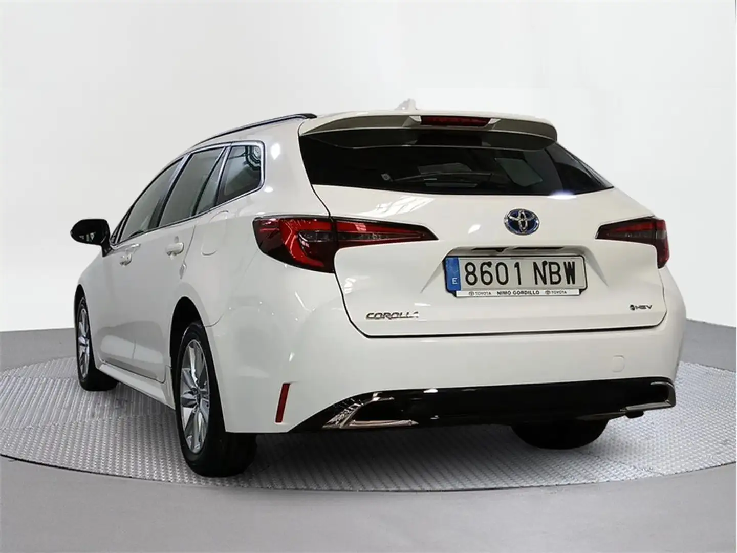 Toyota Corolla Touring Sports 140H Active Plus - 2