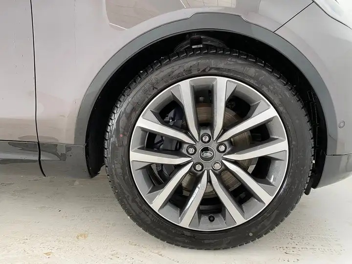 Land Rover Discovery 2026, foto 6