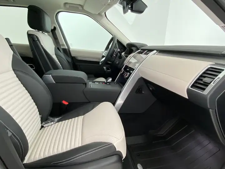 Land Rover Discovery 2026, foto 7