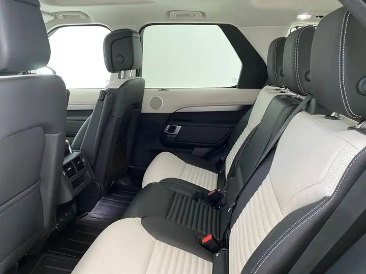 Land Rover Discovery 2026, foto 5