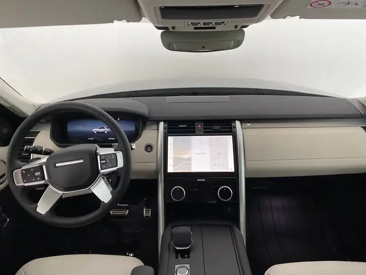 Land Rover Discovery 2026, foto 4