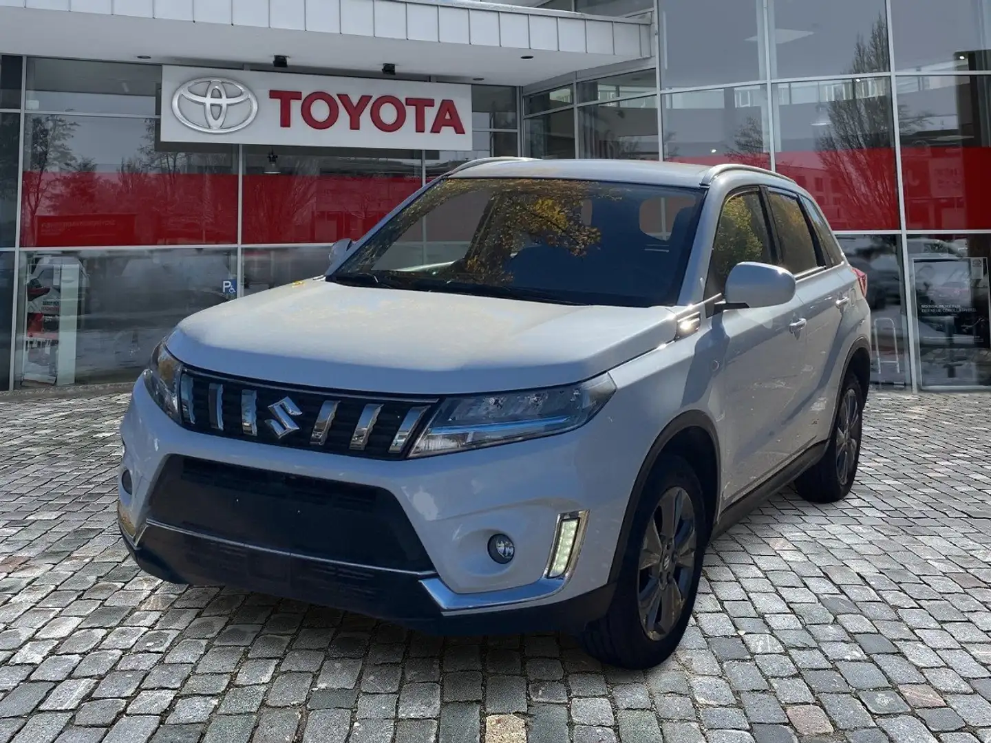 Suzuki Vitara 1.4 DITC 4x2 Comfort gepflegter SUV Weiß - 1