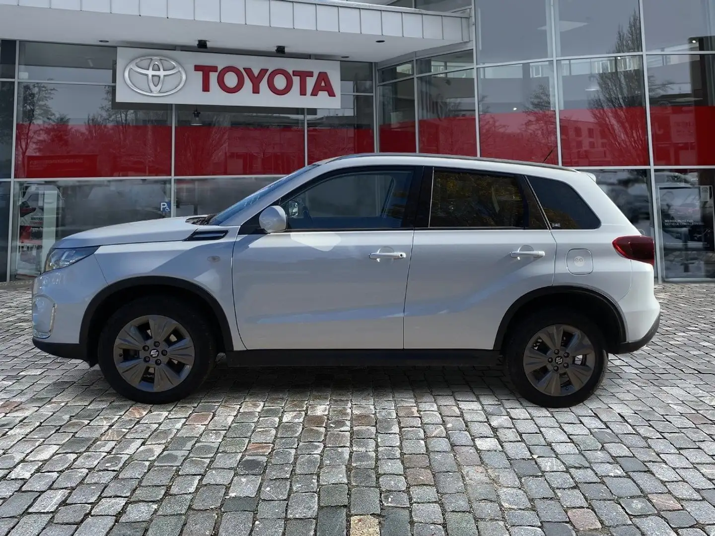 Suzuki Vitara 1.4 DITC 4x2 Comfort gepflegter SUV Weiß - 2