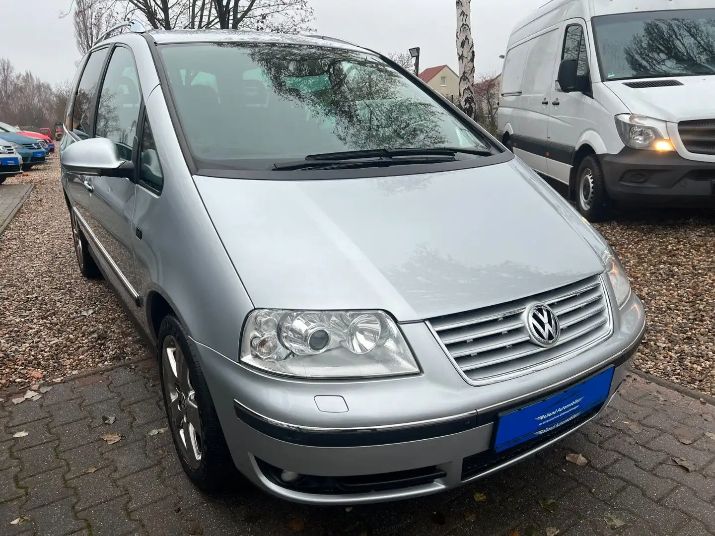 Volkswagen Sharan Exclusive*1.HD*Klima*SHZ*Navi*TÜV NEU Silver - 2