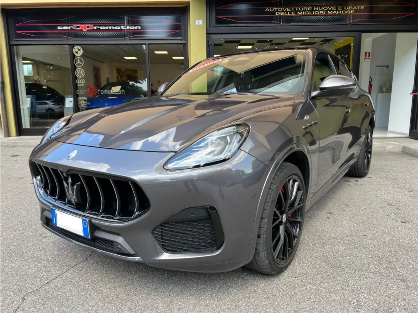 Maserati Grecale MHEV 300 CV AWD GT Gris - 2