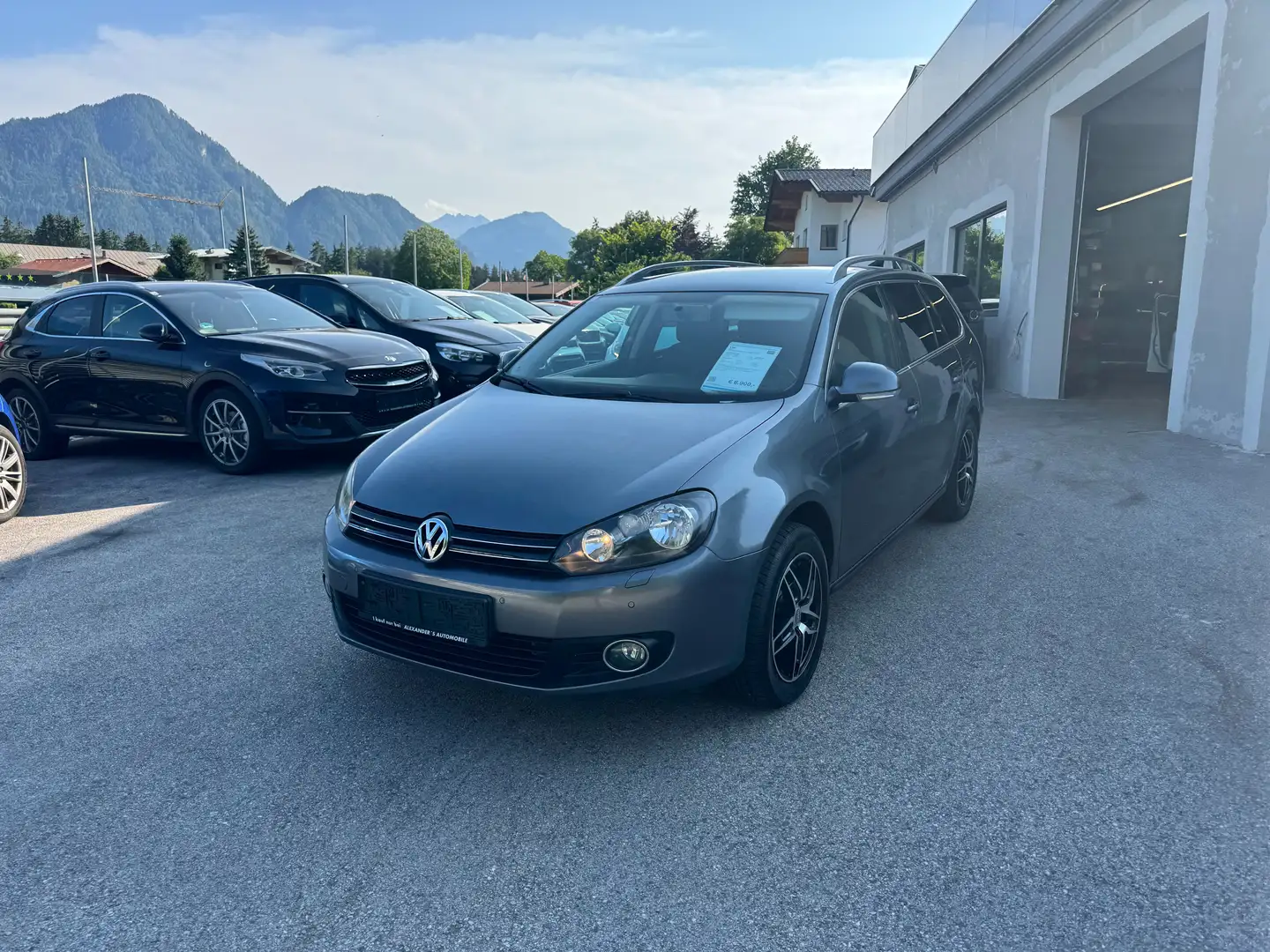 Volkswagen Golf Variant Comfortline 1,6 TDI 4Motion DPF Grijs - 1