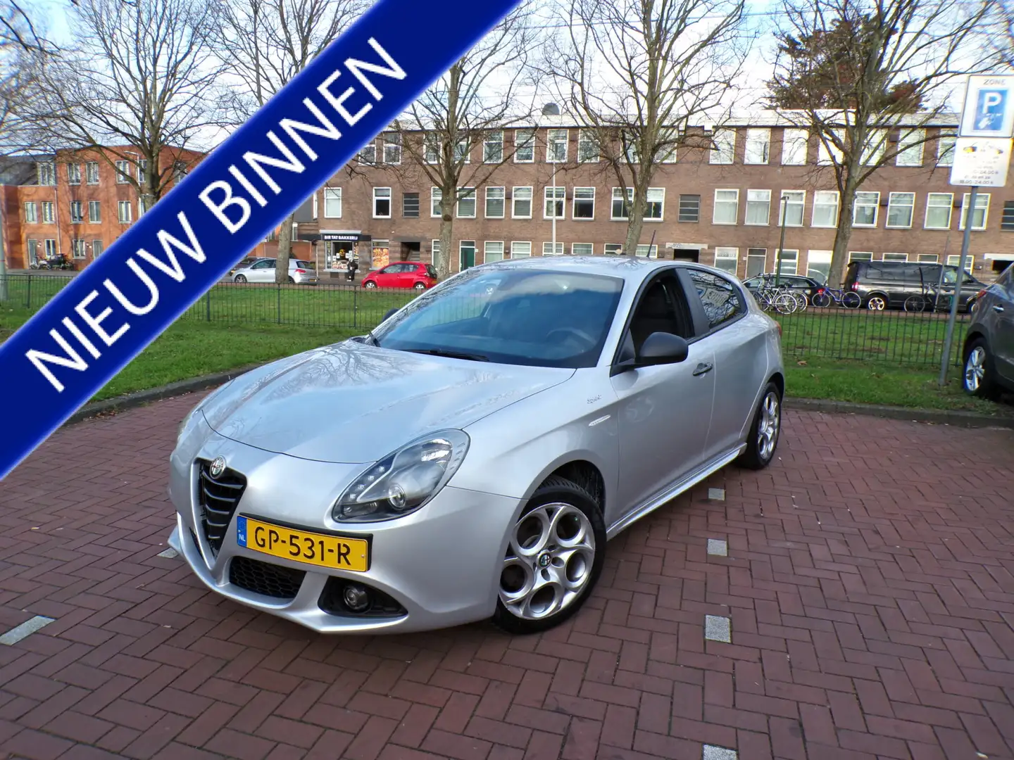 Alfa Romeo Giulietta 1.4 T Sprint NAVI TEL CRUISECONT NL AUTO NAP...... Grijs - 1
