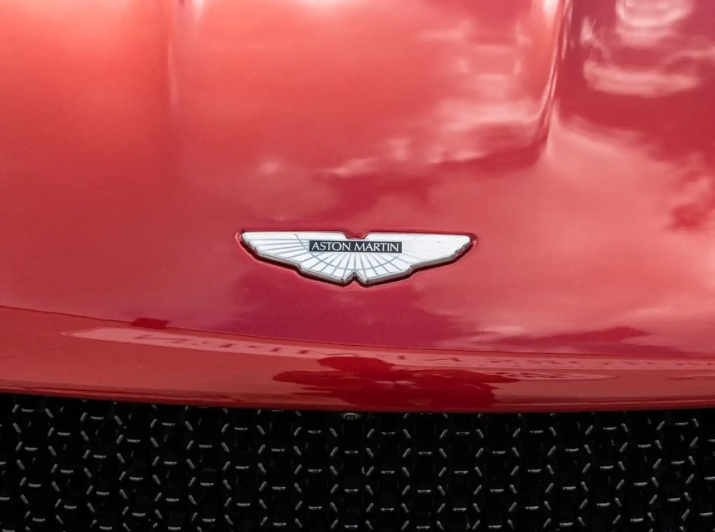 Aston Martin DBS Superleggera Červená - 1