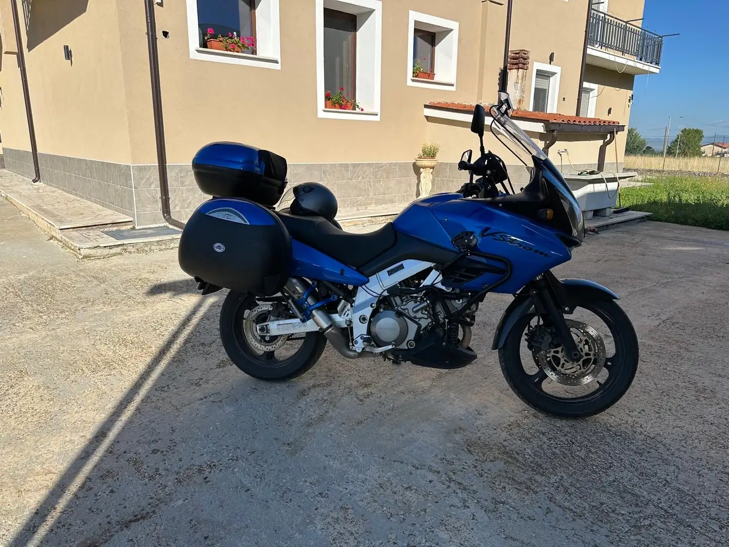 Suzuki V-Strom 1000 - 1