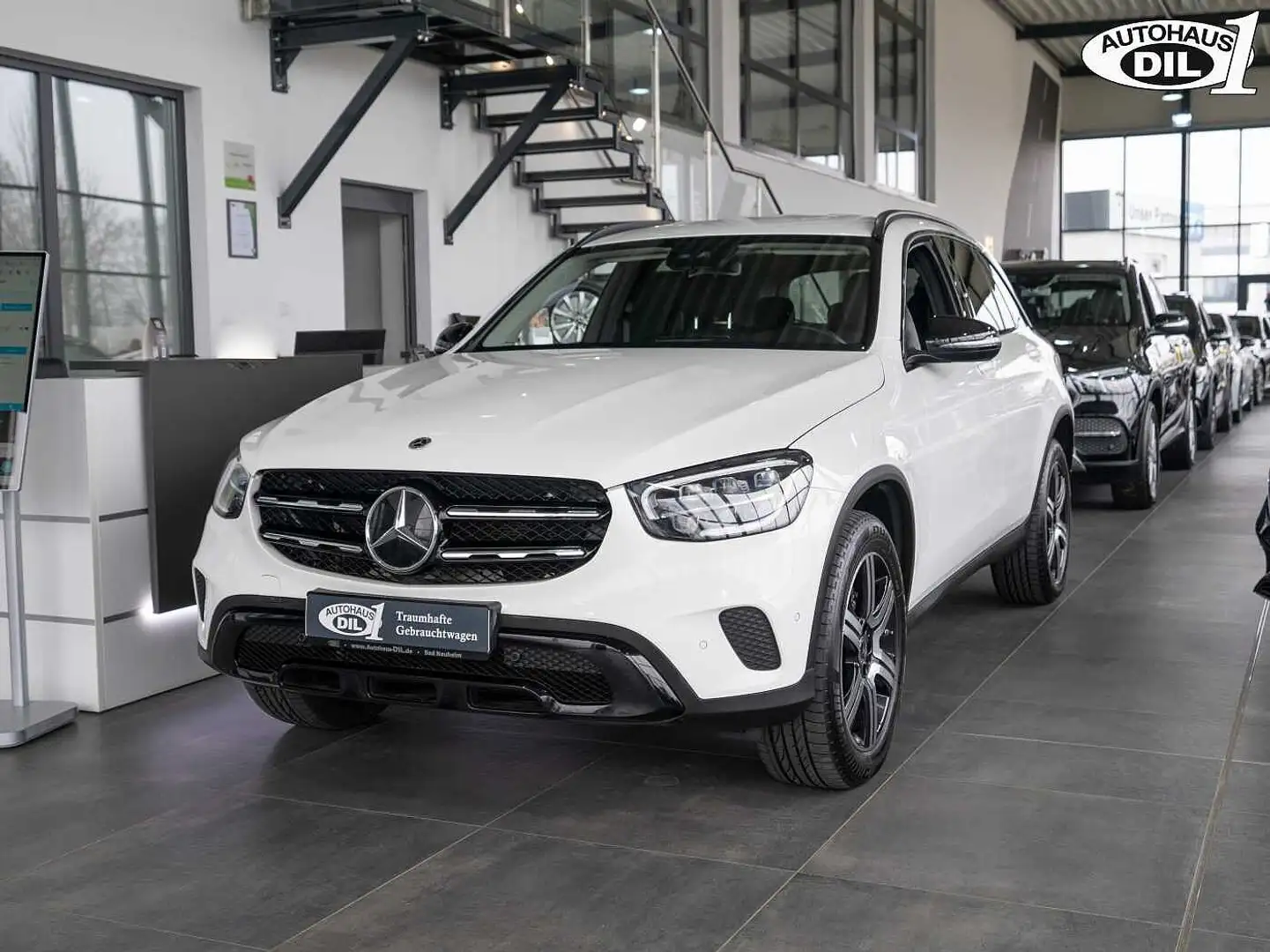 Mercedes-Benz GLC 200 d 4Matic 9G *1.Hand*R-Kamera*AHK*NIGHT* Weiß - 2