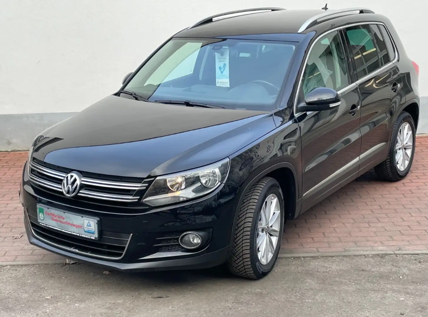 Volkswagen Tiguan Tiguan 1.4 TSI BlueMotion TechnologyCup Sport Schwarz - 2