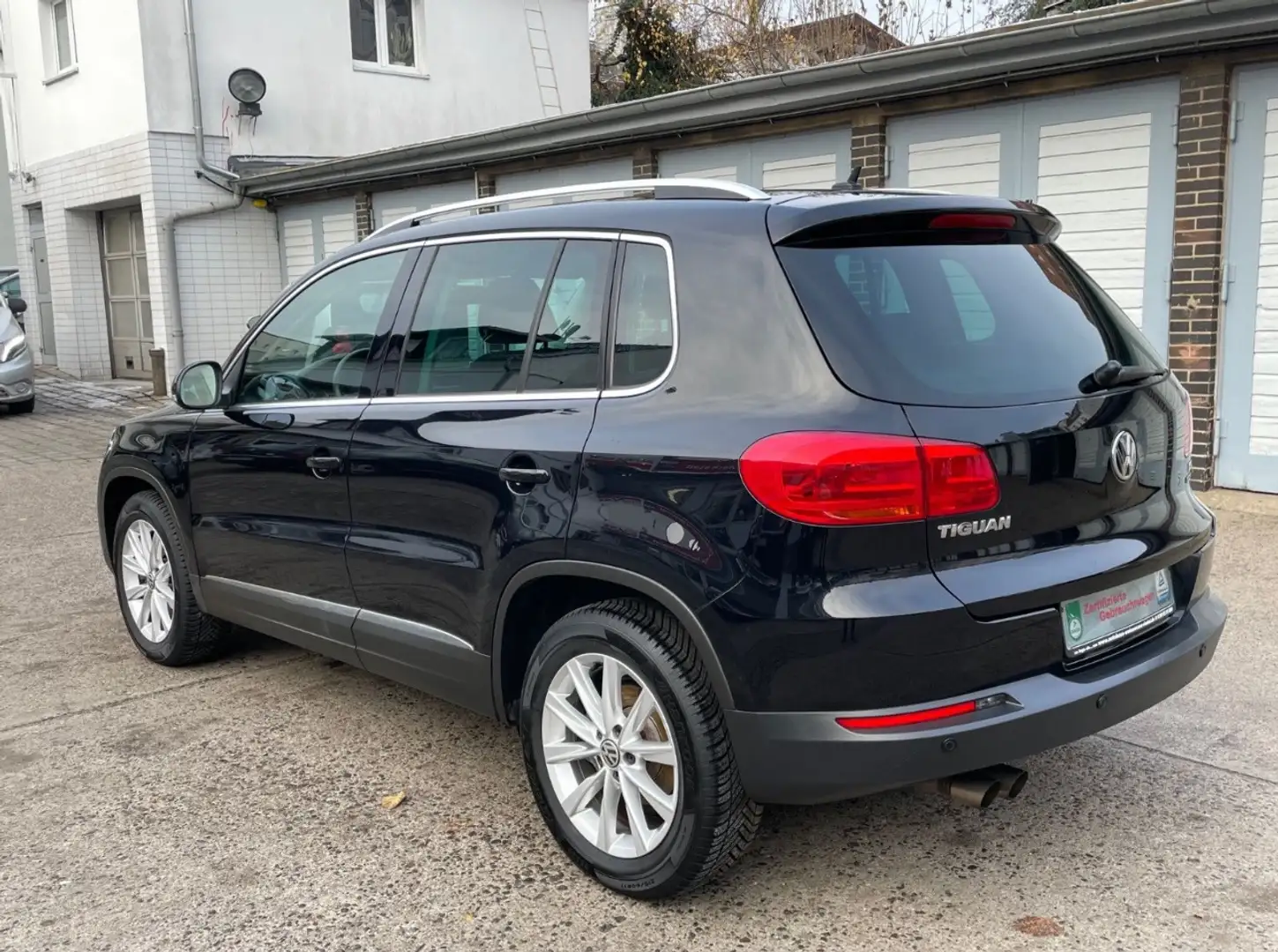 Volkswagen Tiguan Tiguan 1.4 TSI BlueMotion TechnologyCup Sport Schwarz - 1