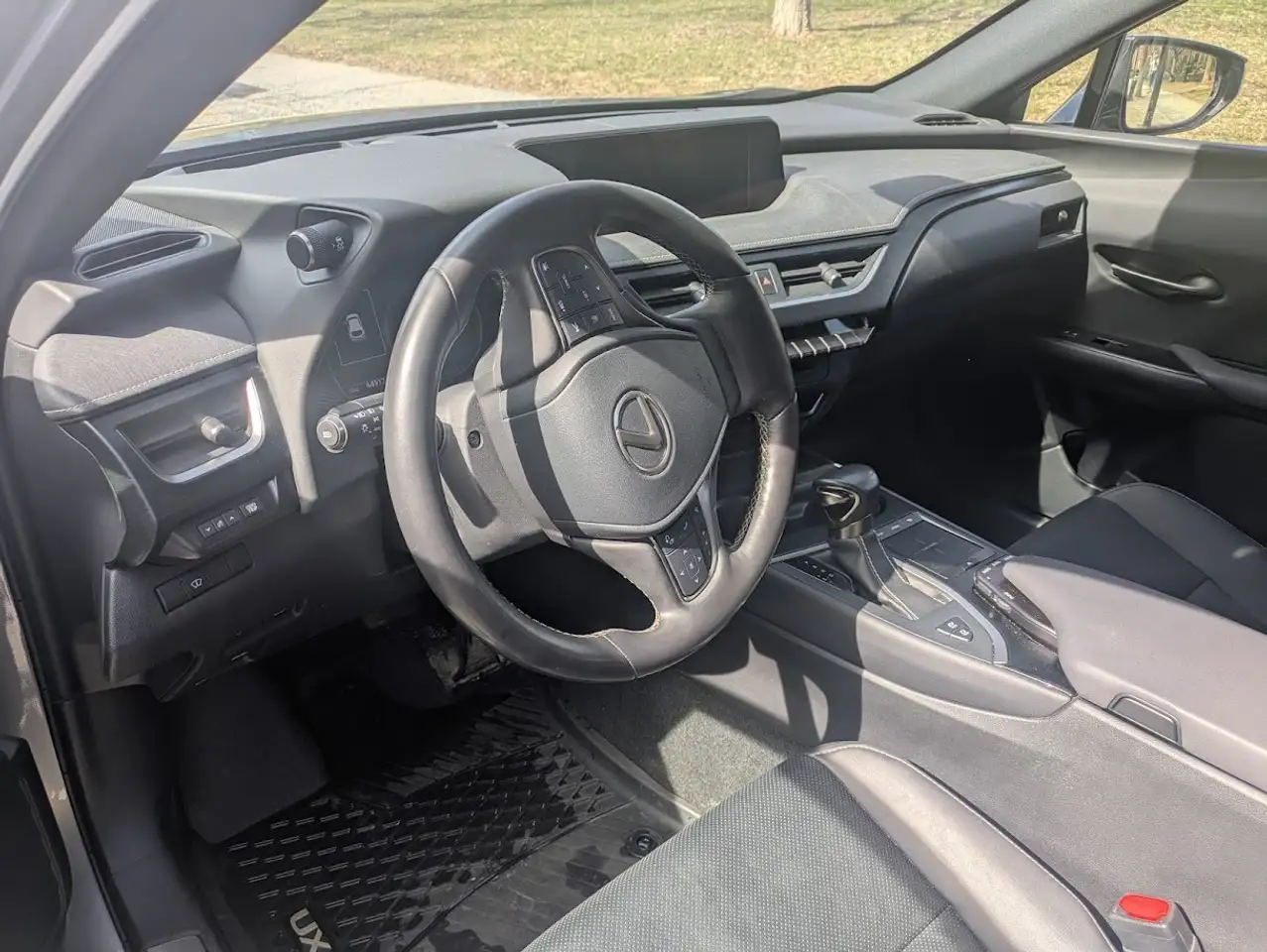 Lexus UX снимка Lexus UX