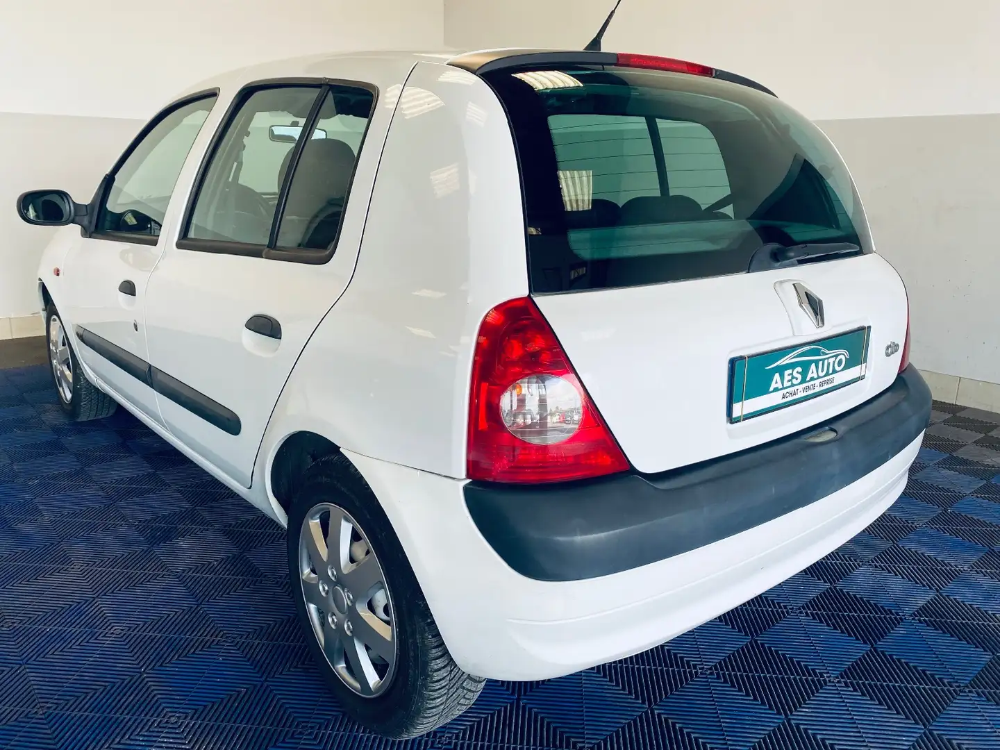Renault Clio Authentique Blanco - 2