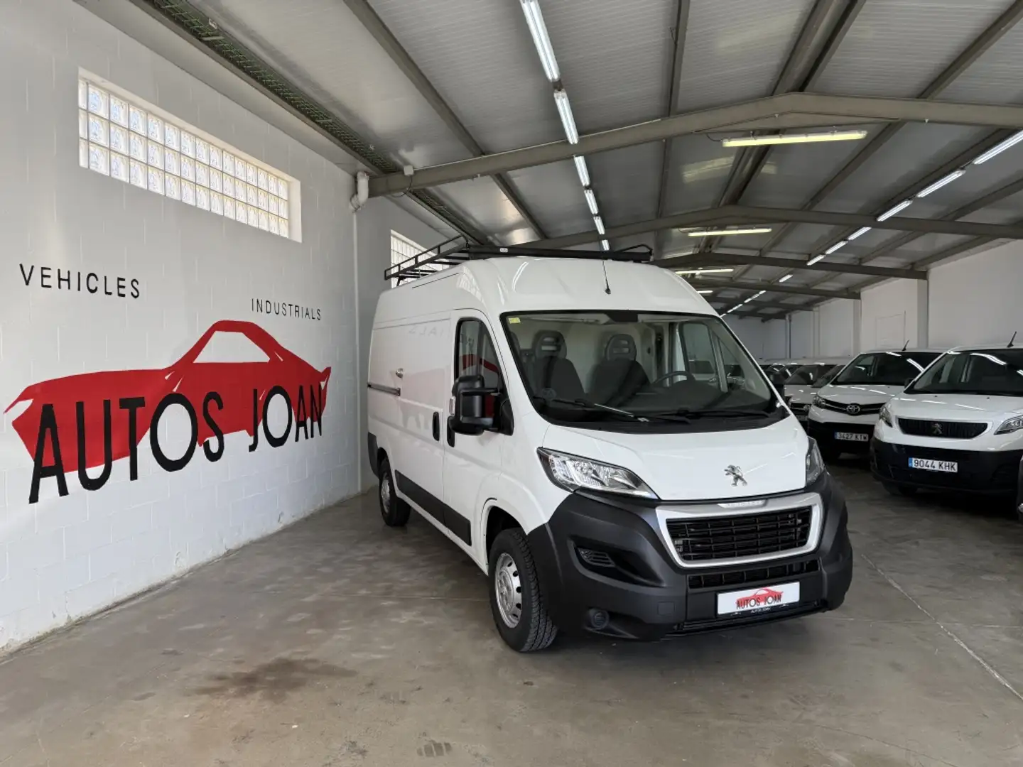 Peugeot Boxer Furgón 2.2BlueHDI 333 L2H2 S&S 120 Blanco - 1