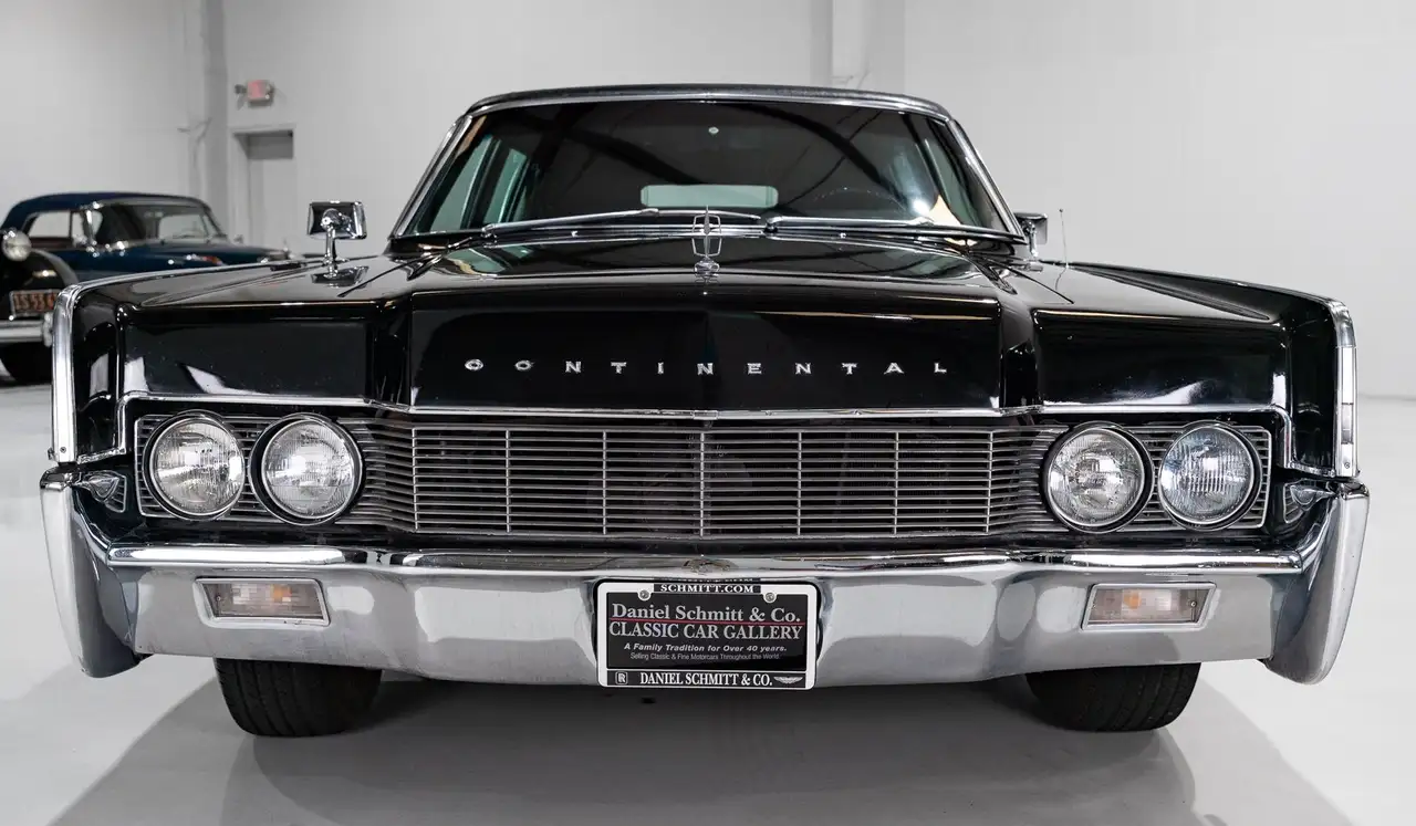 Lincoln Continental EXECUTIVE LIMOUSINE BY LEHMANN-PETERSON (BUILT FOR AUGUST A. BUSCH OF ANHEUSER-BUSCH) BUILT FOR AUGUST A. BUSCH OF ANHEUS, foto 9