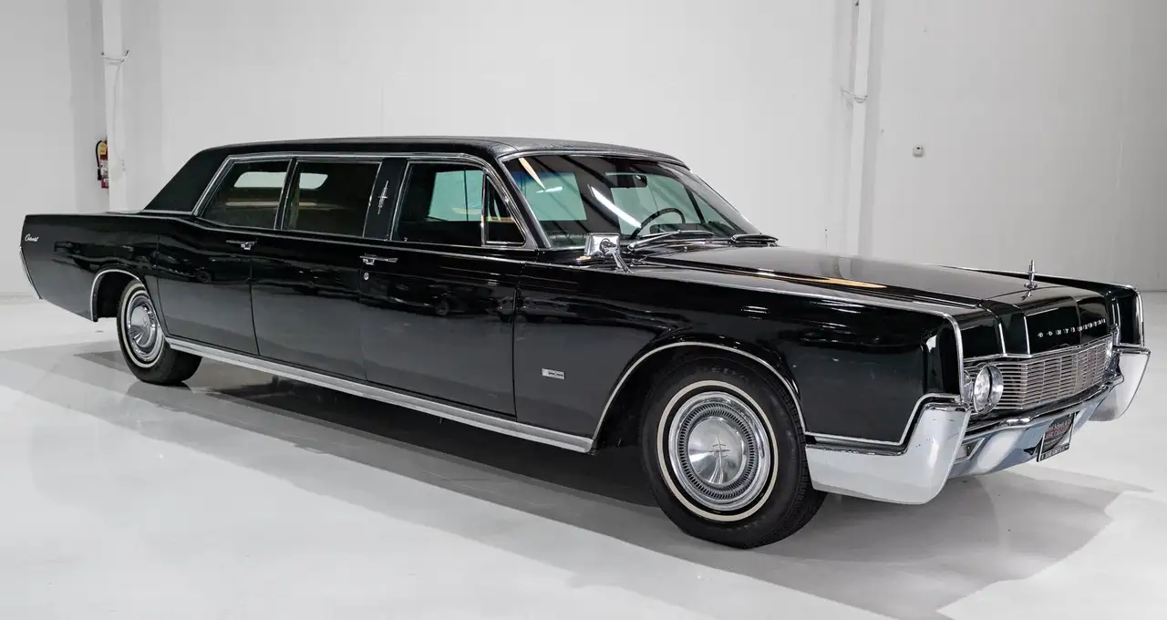 Lincoln Continental EXECUTIVE LIMOUSINE BY LEHMANN-PETERSON (BUILT FOR AUGUST A. BUSCH OF ANHEUSER-BUSCH) BUILT FOR AUGUST A. BUSCH OF ANHEUS, foto 10
