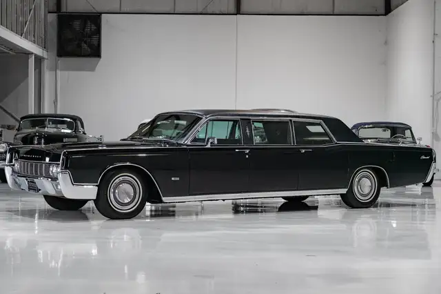 Lincoln Continental EXECUTIVE LIMOUSINE BY LEHMANN-PETERSON (BUILT FOR AUGUST A. BUSCH OF ANHEUSER-BUSCH) BUILT FOR AUGUST A. BUSCH OF ANHEUS