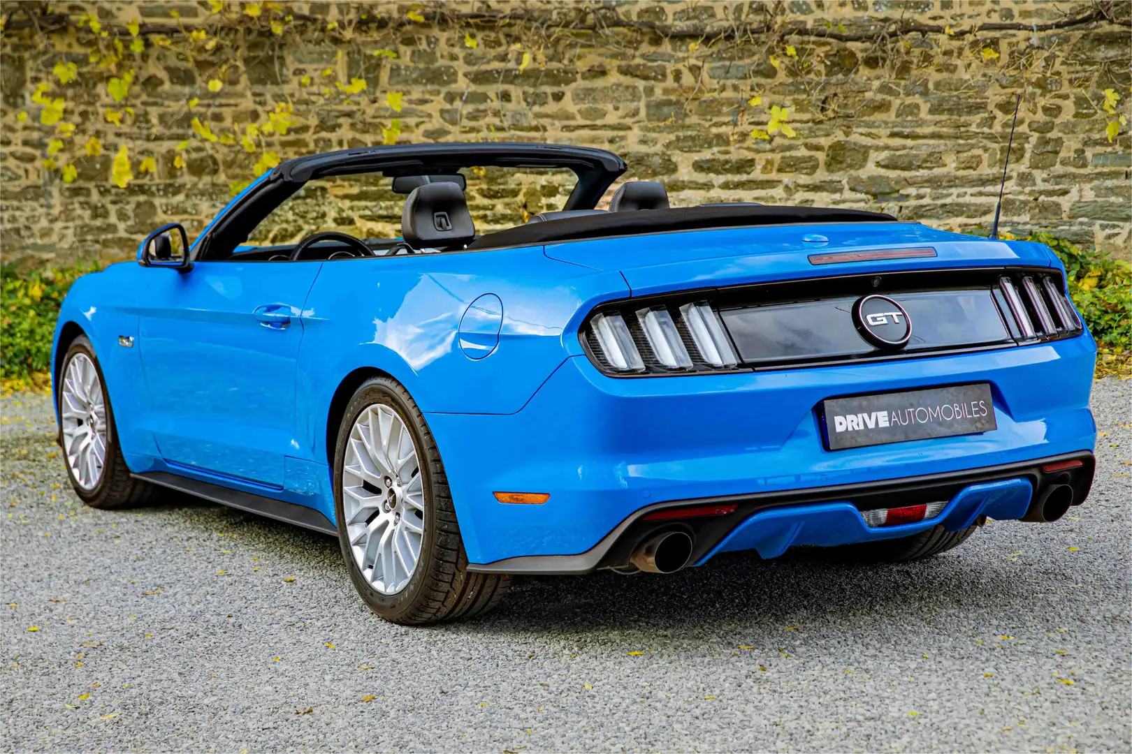Ford Mustang Convertible V8 5.0 421 GT A Bleu - 2
