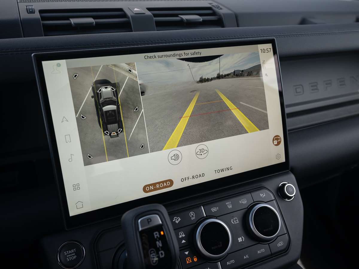 2026 Land Rover Defender 110 P300 S thumb 13