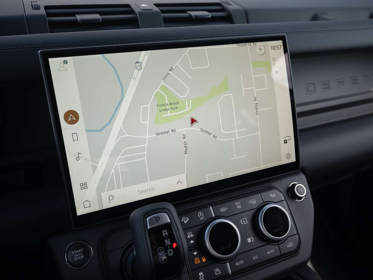 2026 Land Rover Defender 110 P300 S thumb 12