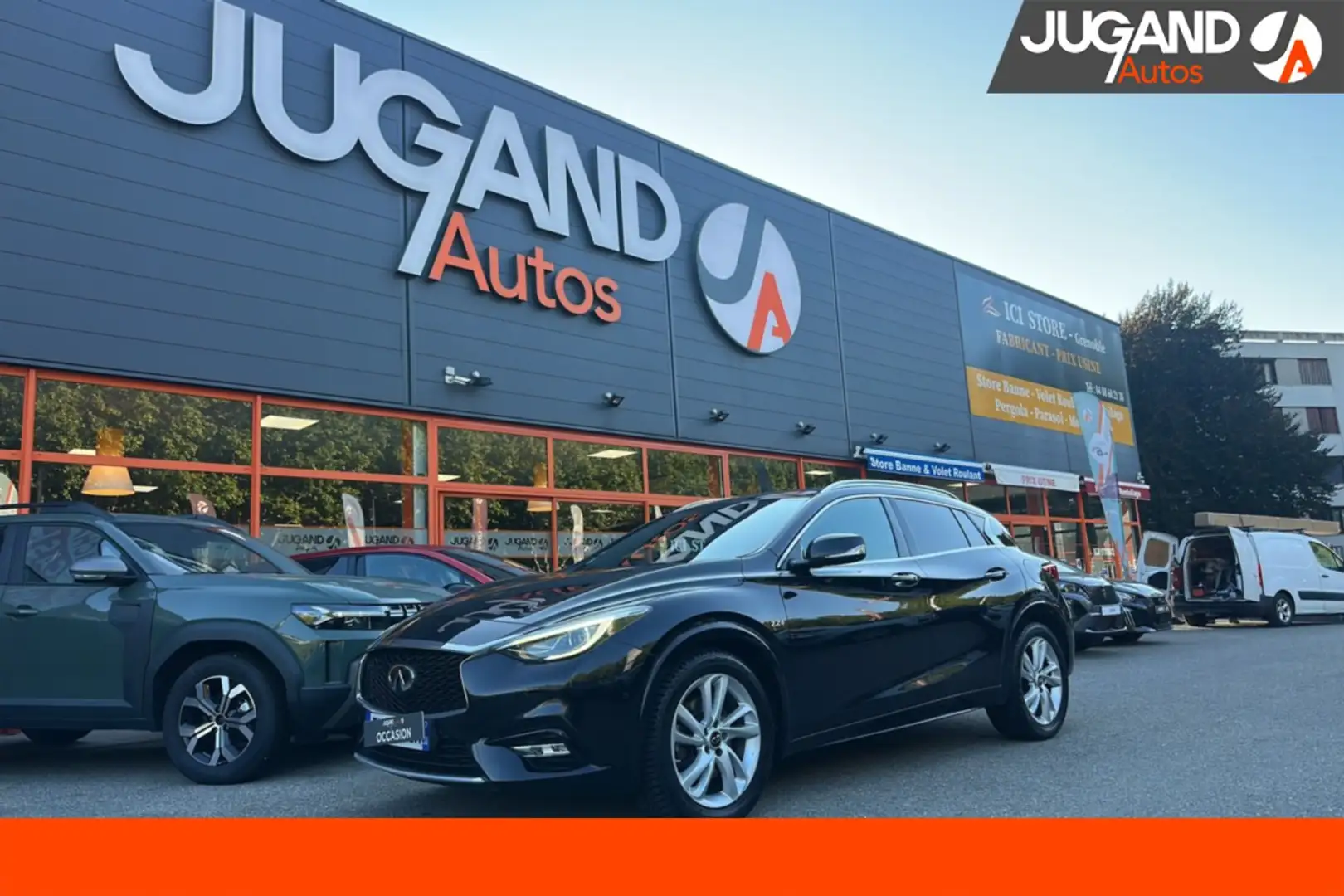 Infiniti Q30 170 AWD 4X4 PREMIUM DCT7 Noir - 1
