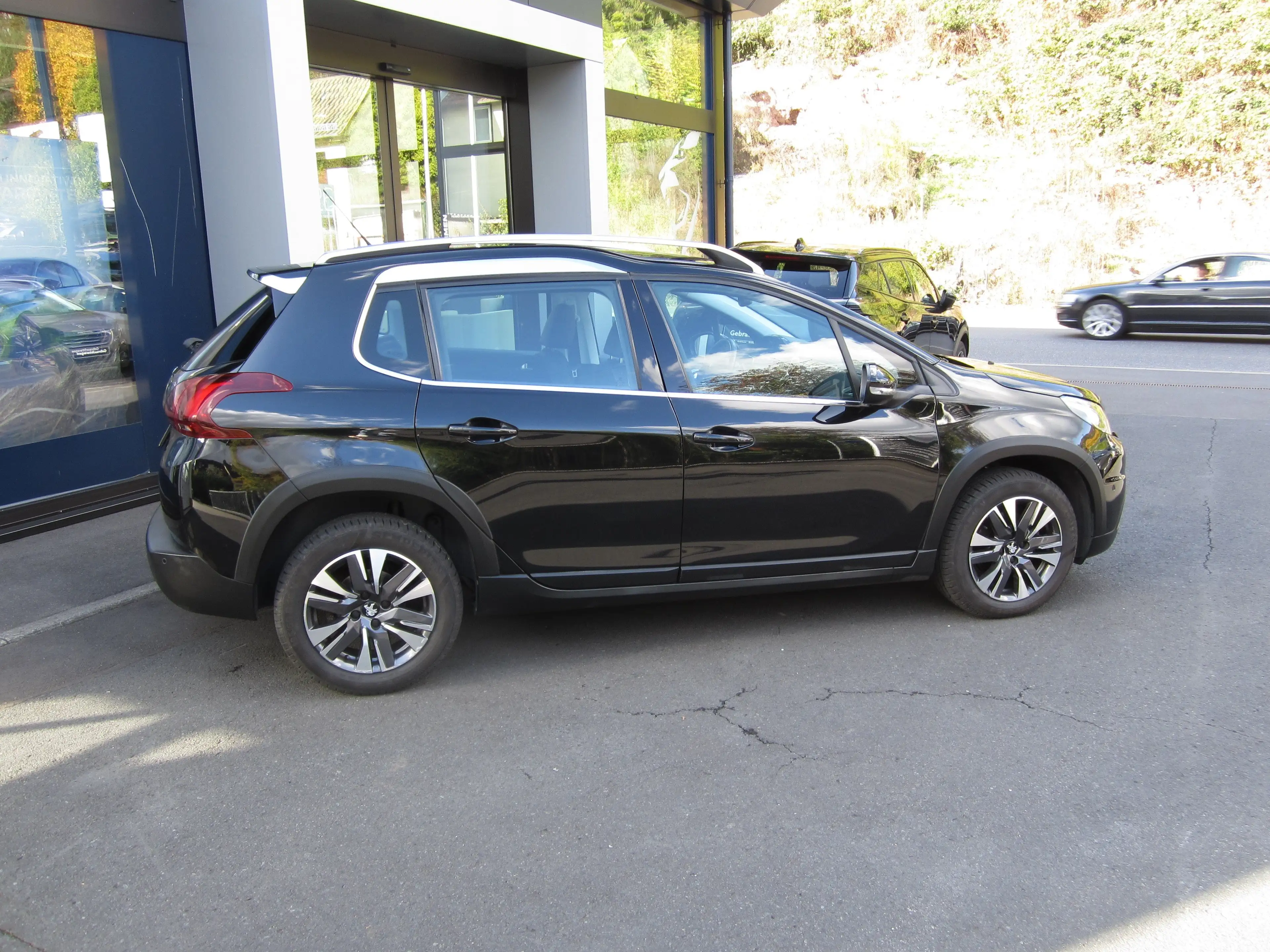 Peugeot 2008 Allure EAT6 — photo 4