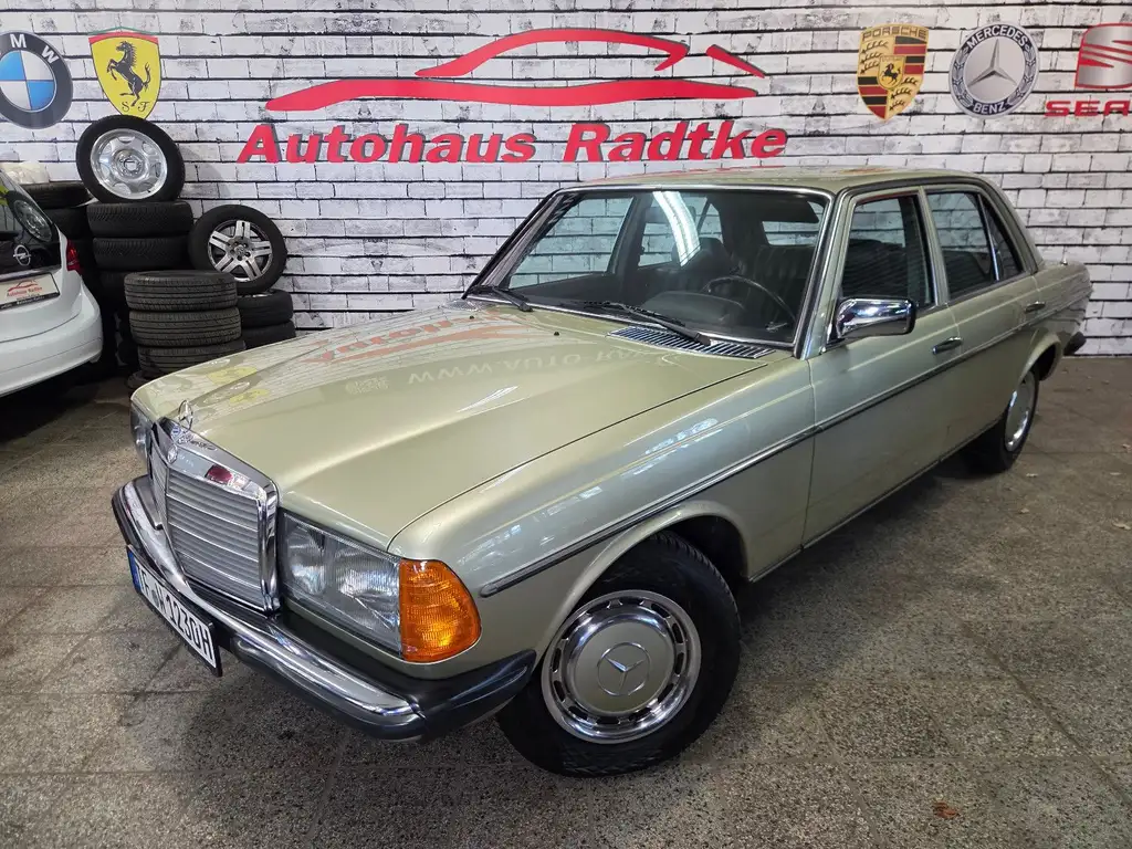 Mercedes-Benz 230 1983 из Европы — купить под ключ