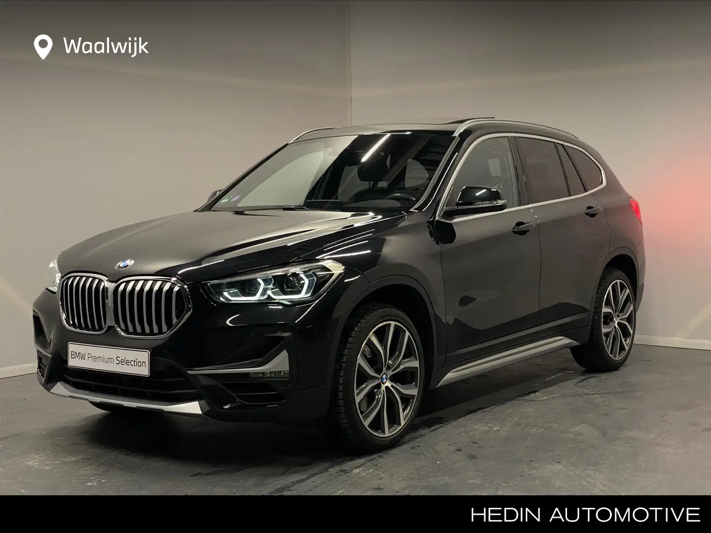 BMW X1 sDrive20i VDL Nedcar Edition | X-Line | Panoramada Noir - 1