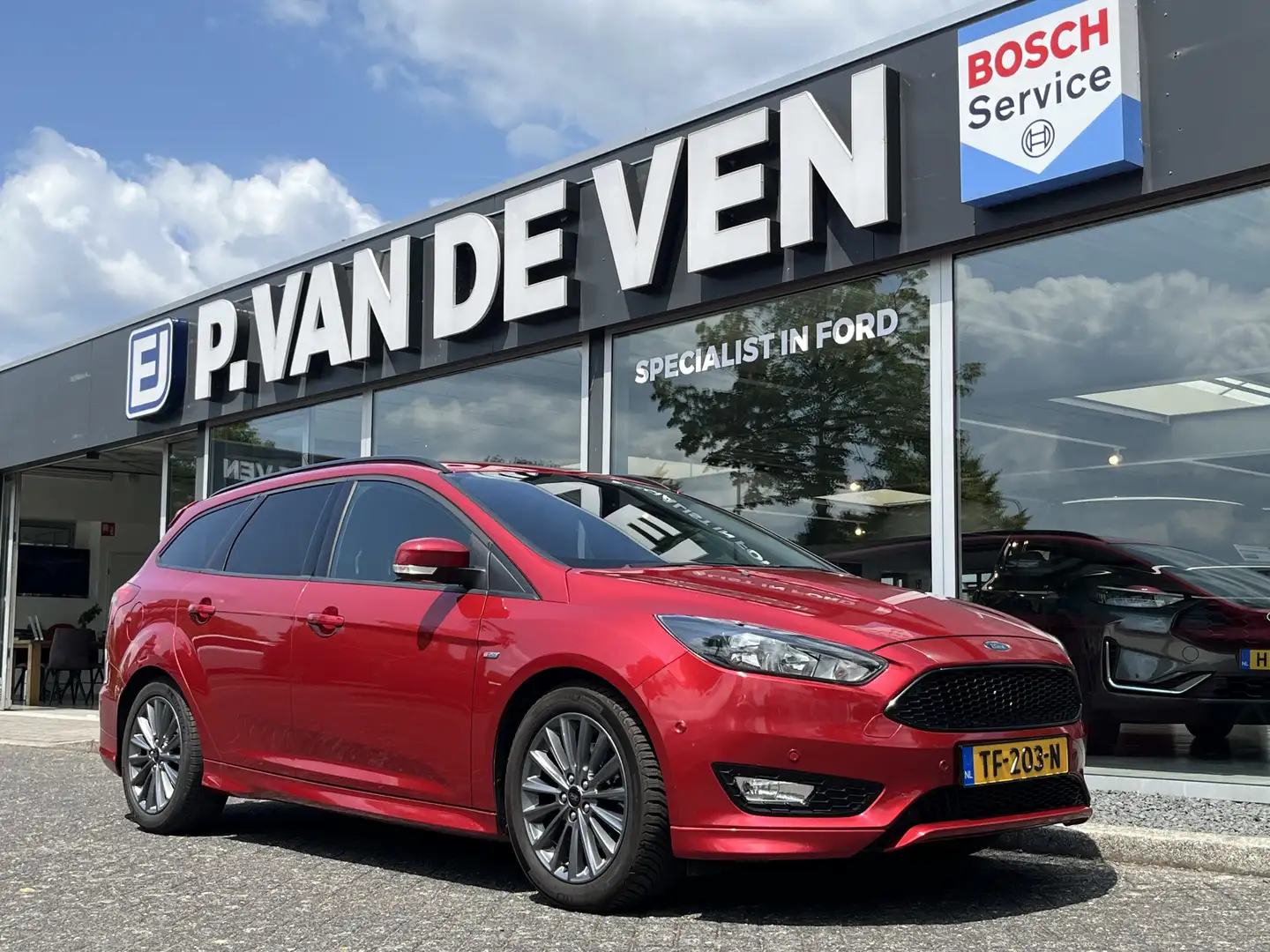 Ford Focus Wagon 1.5 EcoBoost ST-Line 150pk/110kW 6-bak | Tre Rood - 1
