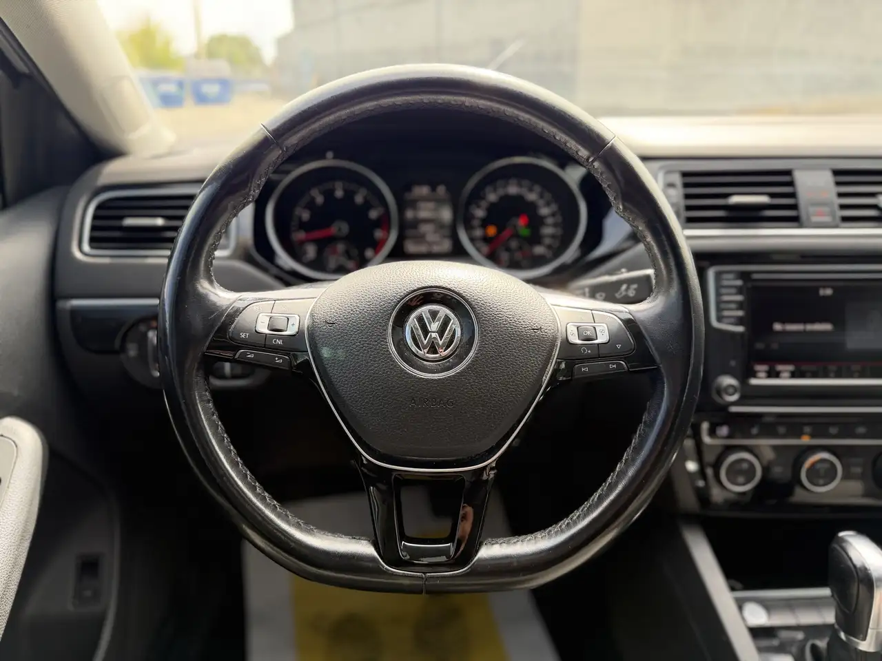 Volkswagen Jetta снимка Volkswagen Jetta