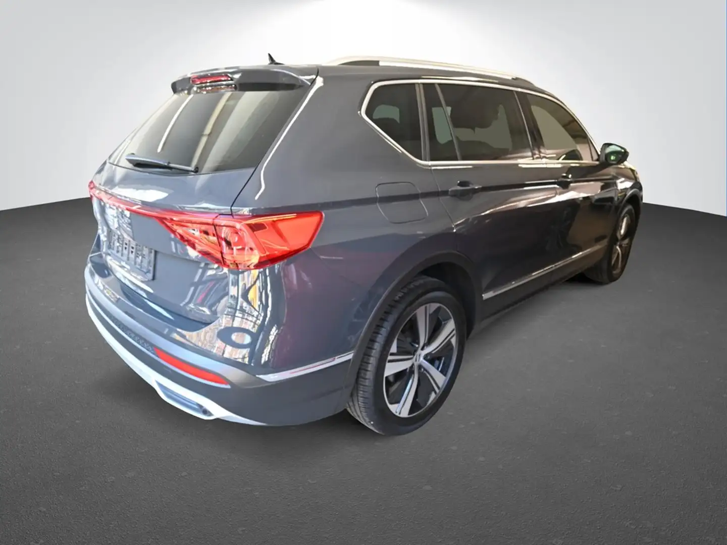SEAT Tarraco 2.0 TDI Automatik Xperience 4Drive AHK LED PDC ... Grau - 2