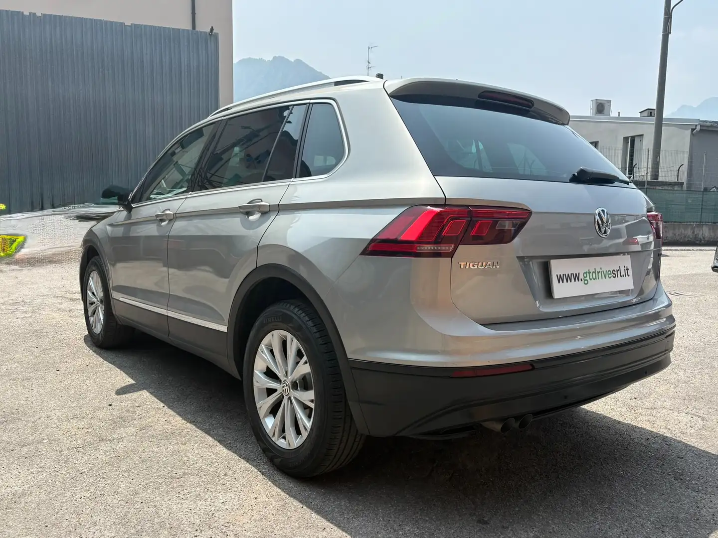 Volkswagen Tiguan Tiguan 2.0 tdi Advanced 4motion 150cv dsg BUSINNES Silber - 2