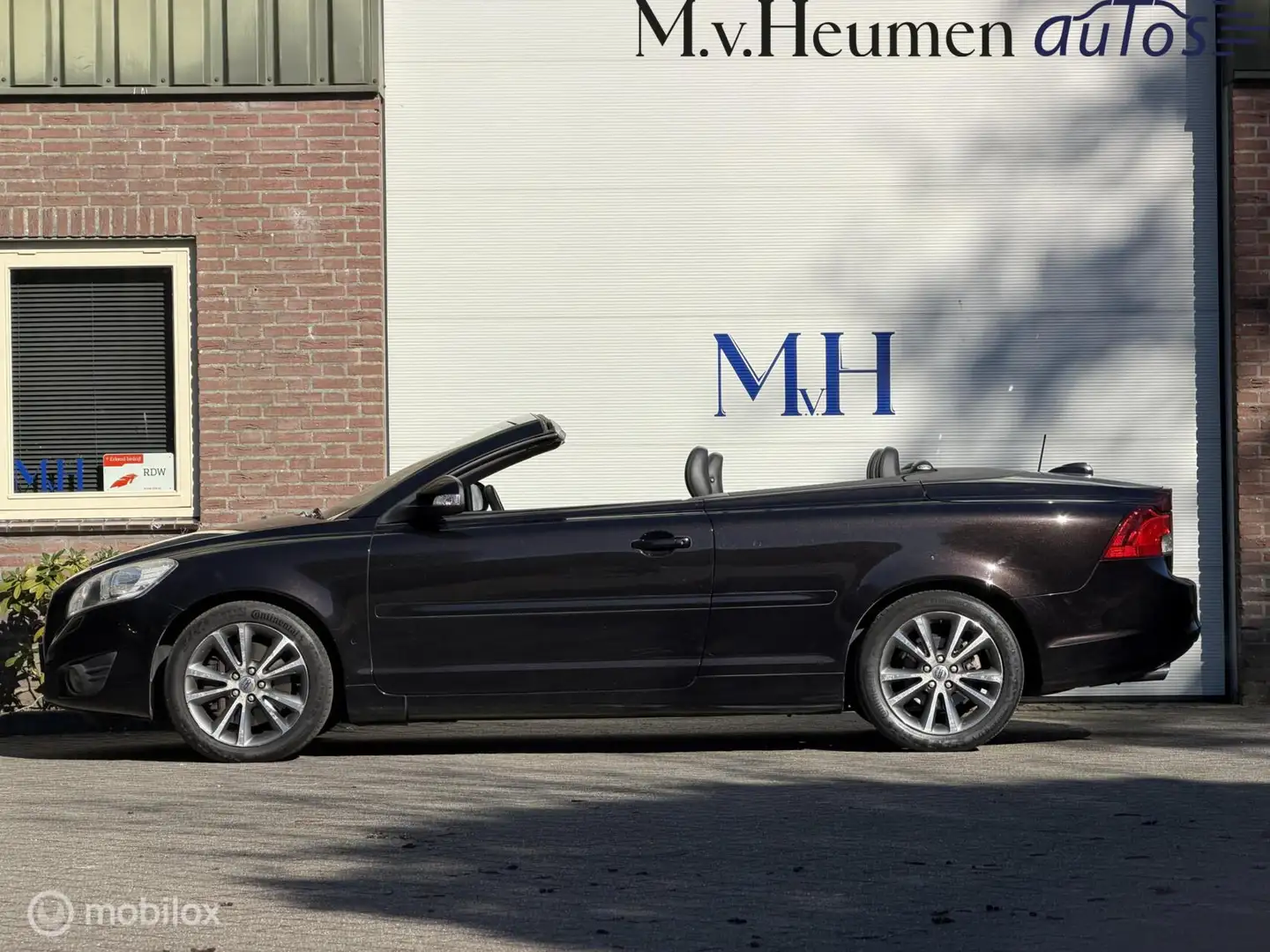 Volvo C70 Convertible 2.5 T5 230PK Dealer Ond Ember Black Au Negro - 2