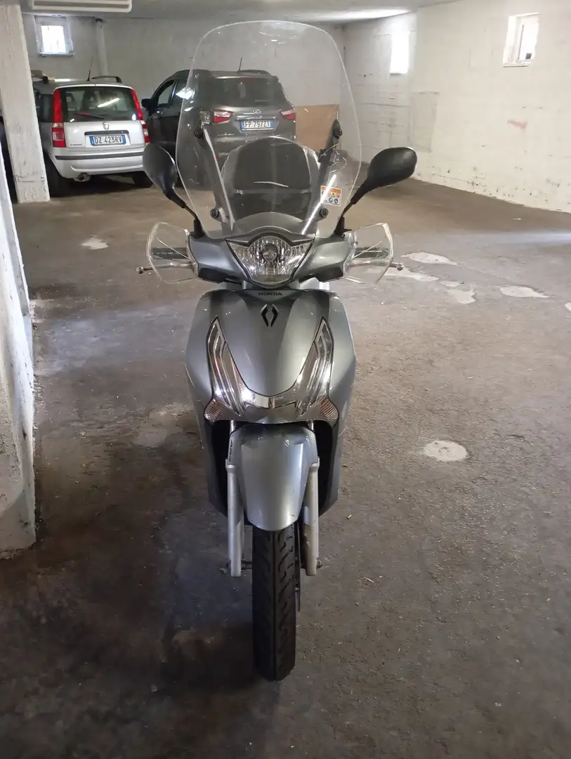 Honda SH 150i Zilver - 1