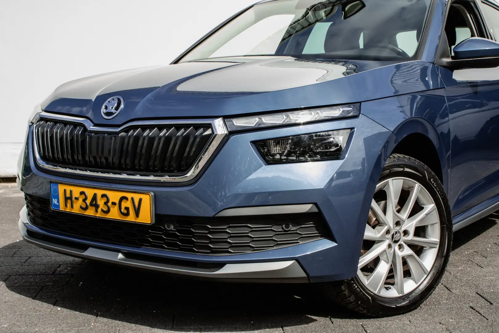 Skoda Kamiq 1.0 TSI 116pk Aut. Business Edition Virtual cockpi Blauw - 2