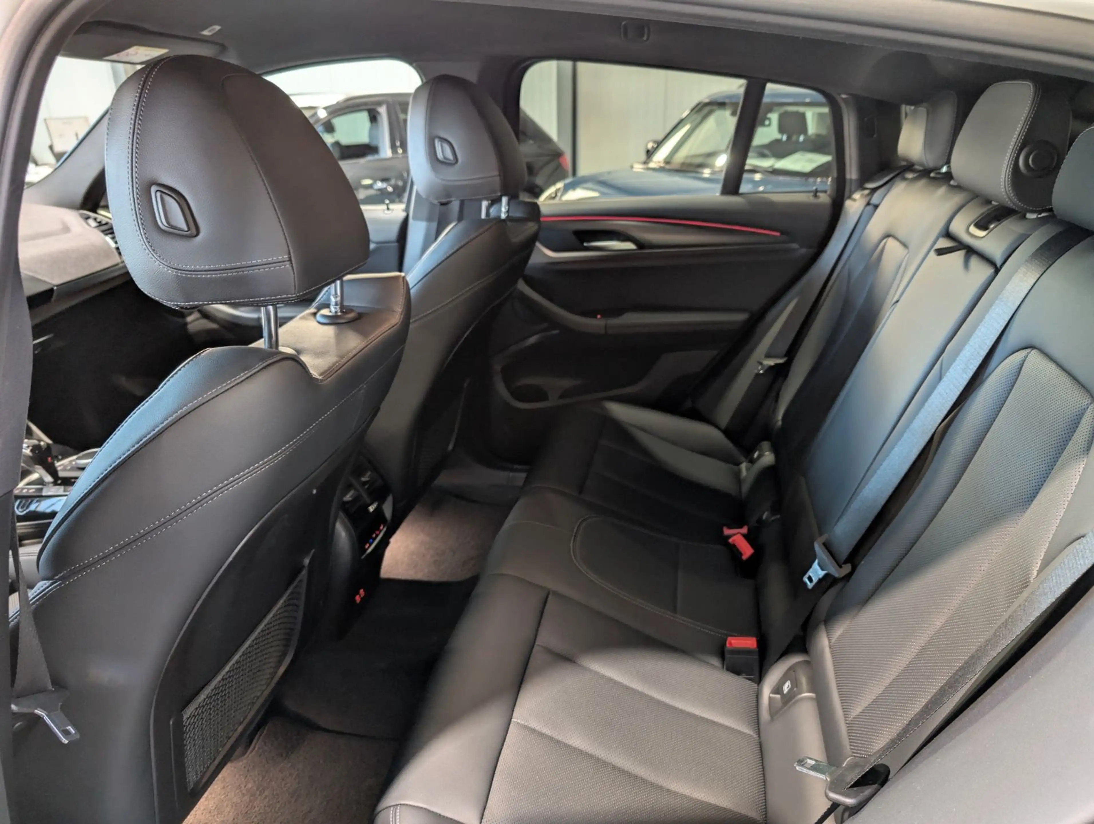 BMW X4 xDrive20i Aut. 1. Hand — photo 11