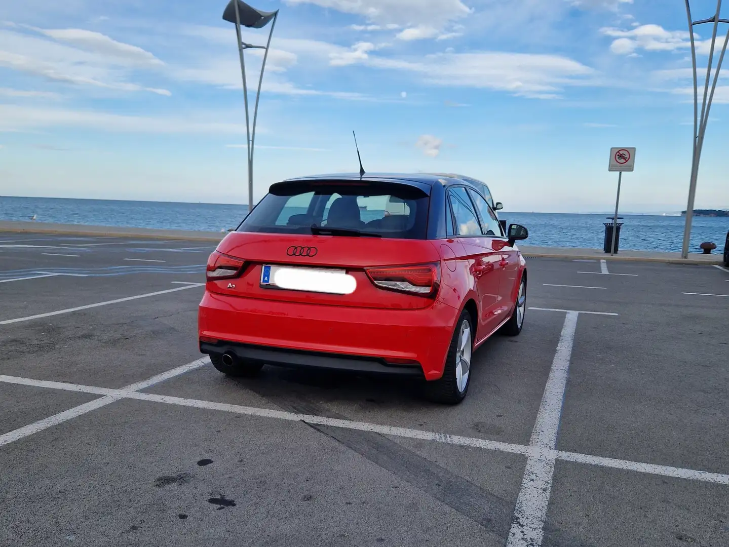 Audi A1 A1 SB 1,0 TFSI Sport Sport Rot - 1
